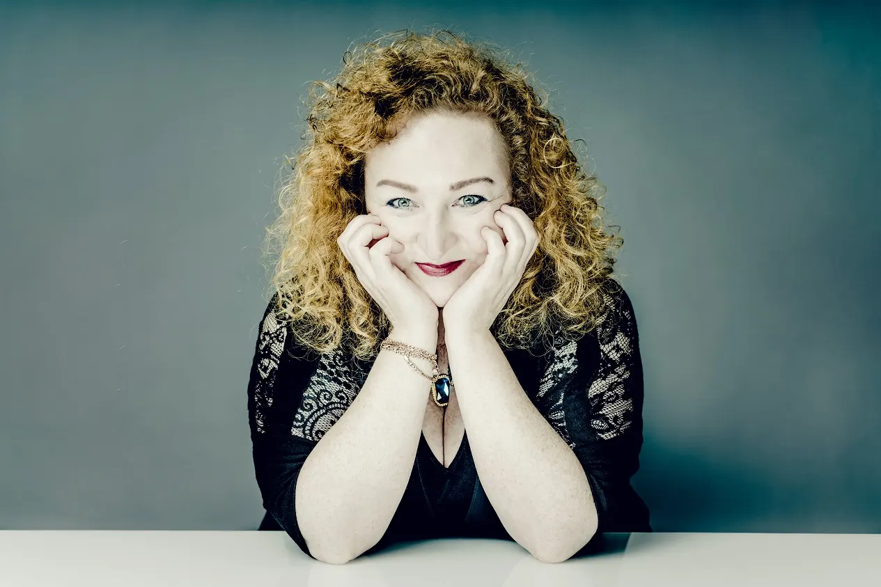 Tamara Atschba — фортепиано